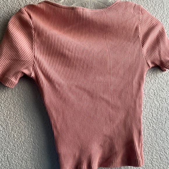 H&M Pink Fitted Crop Top With Buttons - Picture 3 of 4